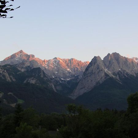 Ferienwohnung Almhuettenweg Dreitorspitze Garmisch-Partenkirchen Bagian luar foto