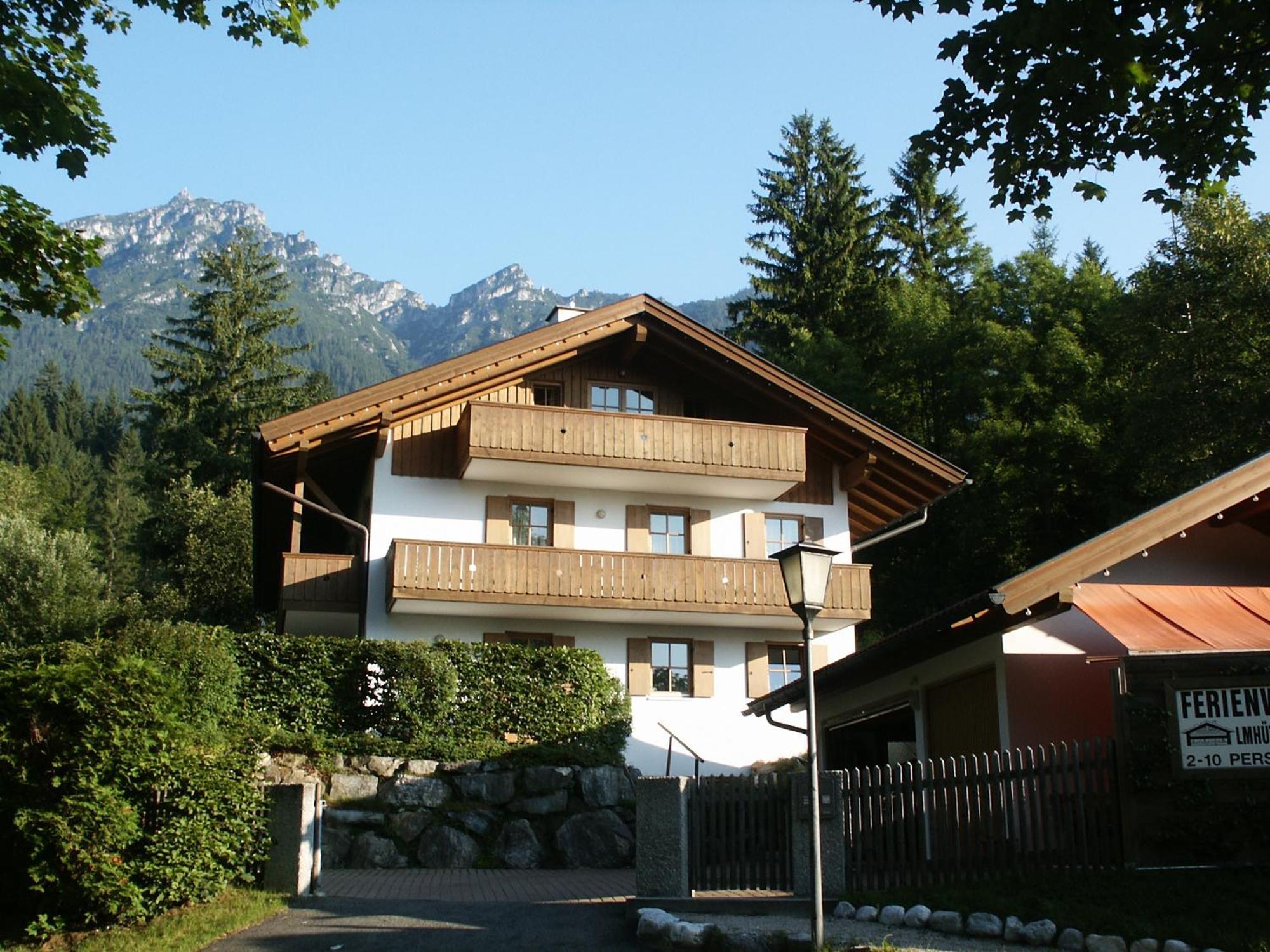 Ferienwohnung Almhuettenweg Dreitorspitze Garmisch-Partenkirchen Bagian luar foto